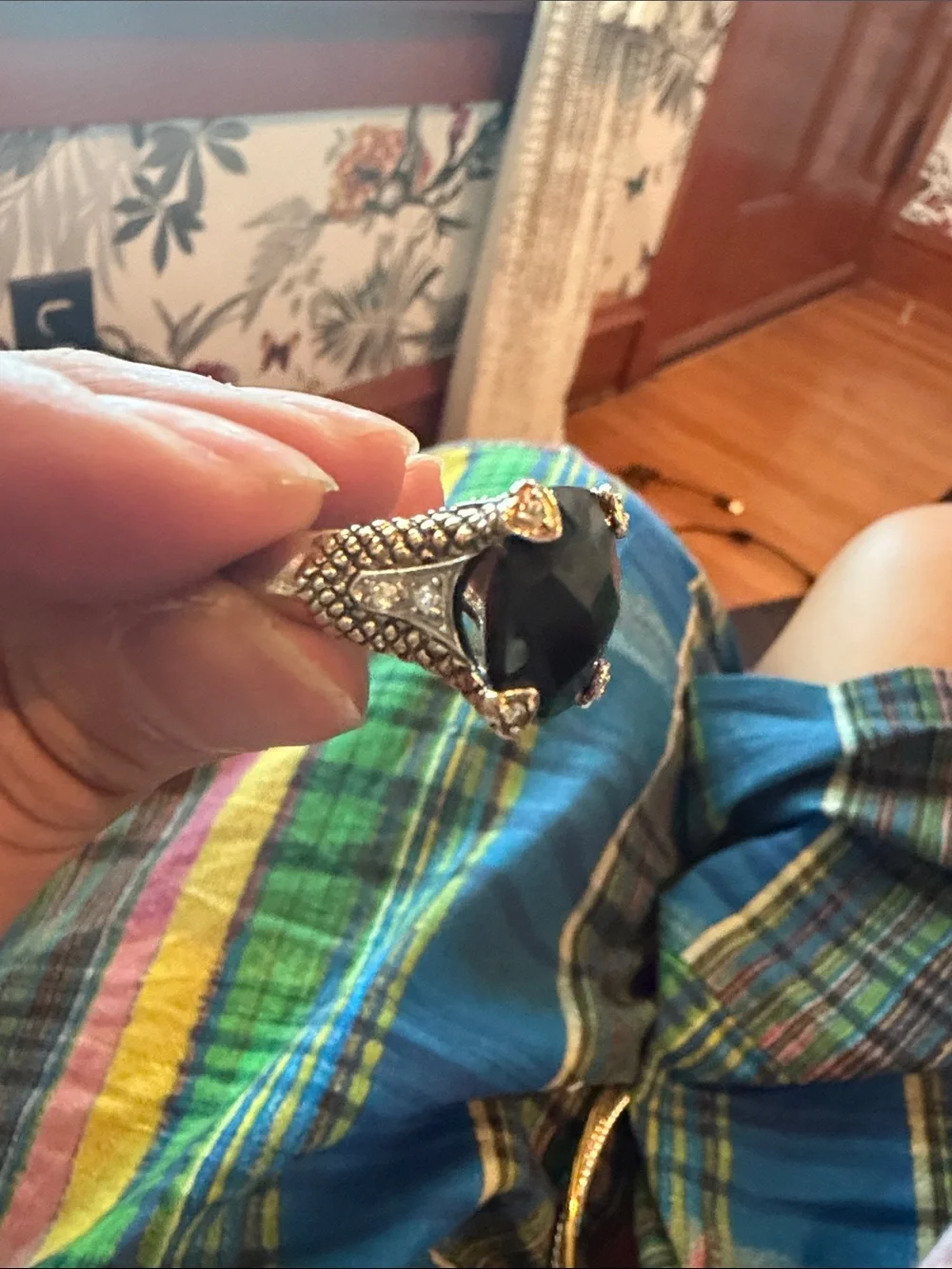 Sterling Silbvrt Black Cushion-Cut Statement Ring Size 8 Stamped 925